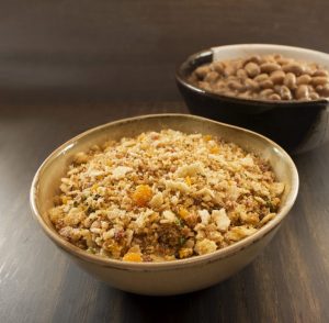 bowl com farofa de soja texturizada